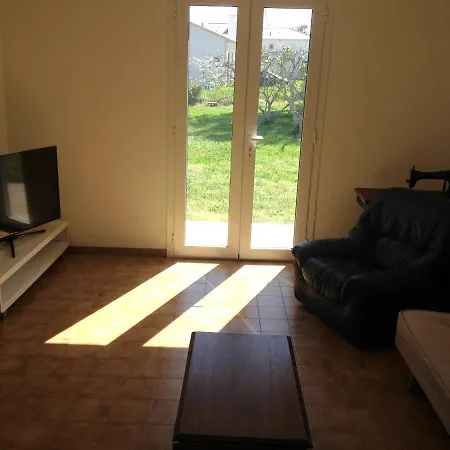 Maison De 2 Chambres A Di Fiumorbo Avec Magnifique Vue Sur La Montagne Et Jardin Amenage A 10 Km De La Plage *