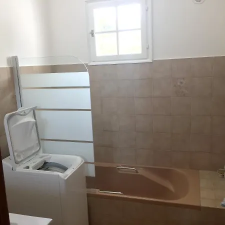 Maison De 2 Chambres A Di Fiumorbo Avec Magnifique Vue Sur La Montagne Et Jardin Amenage A 10 Km De La Plage *