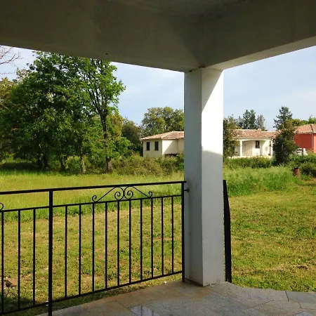 Maison De 2 Chambres A Di Fiumorbo Avec Magnifique Vue Sur La Montagne Et Jardin Amenage A 10 Km De La Plage Holiday home *